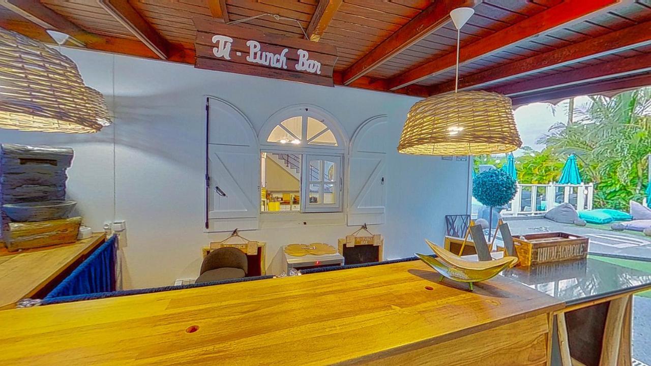 Green Lord Domaine - Lodges Piscine & Spa - Bar & Lounge - Restaurant Gastronomique Lamentin Exterior photo